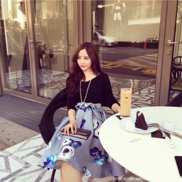 พร้อมส่ง-เดรสผ้ายืดเนื้อดี-แขนยาวสามส่วน-ต่อกระโปรงบานพิมพ์ลายสวยเก๋