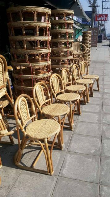 ภาพหน้าปกสินค้าเก้าอี้หวายแท้ เก้าอี้อาหาร เก้าอี้นั่งพักผ่อน(ส่งฟรีทั่วไทย) จากร้าน udonrattanfurniture บน Shopee