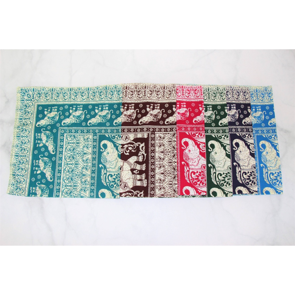 ภาพหน้าปกสินค้าแบบที่ 1 ผ้าเช็ดหน้าลายช้าง มี 6 สีให้เลือก Elephant Patterned Handkerchief จากร้าน chr_8_shop บน Shopee