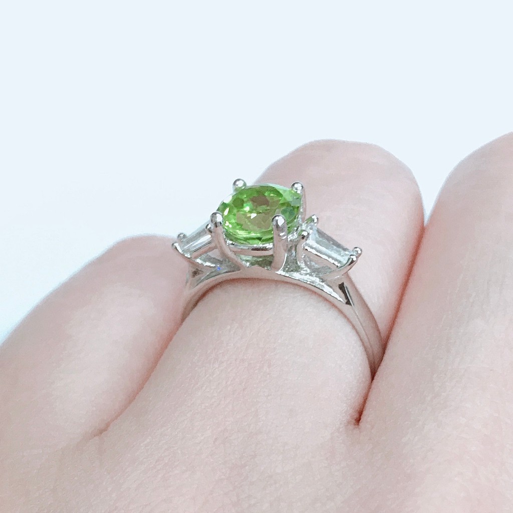 แหวนงินแท้-92-5-ฝังพลอย-เพอริโด-peridot-ประดับด้วยเพชร-cz-แทปเปอร์-รุ่น-na1402pd