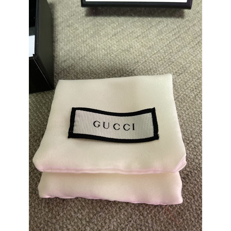 แหวนเงิน-ของขวัญวันเกิดแฟน-ชุดอุปกรณ์-gucci-แหวน