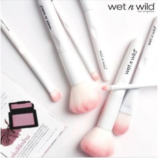 Wet n wild brush แปรงแต่งหน้า❤ ขนนุ่มน่าใช้มากๆ