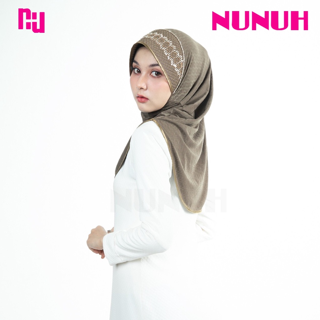 ภาพหน้าปกสินค้าNUNUH MONOGRAM Series (JKNU) ผ้าคลุมผมฮีญาบมุสลิมแบบสำเร็จ ทรงฟองน้ำตาราง (FN-N) จากร้าน nunuhinternational บน Shopee