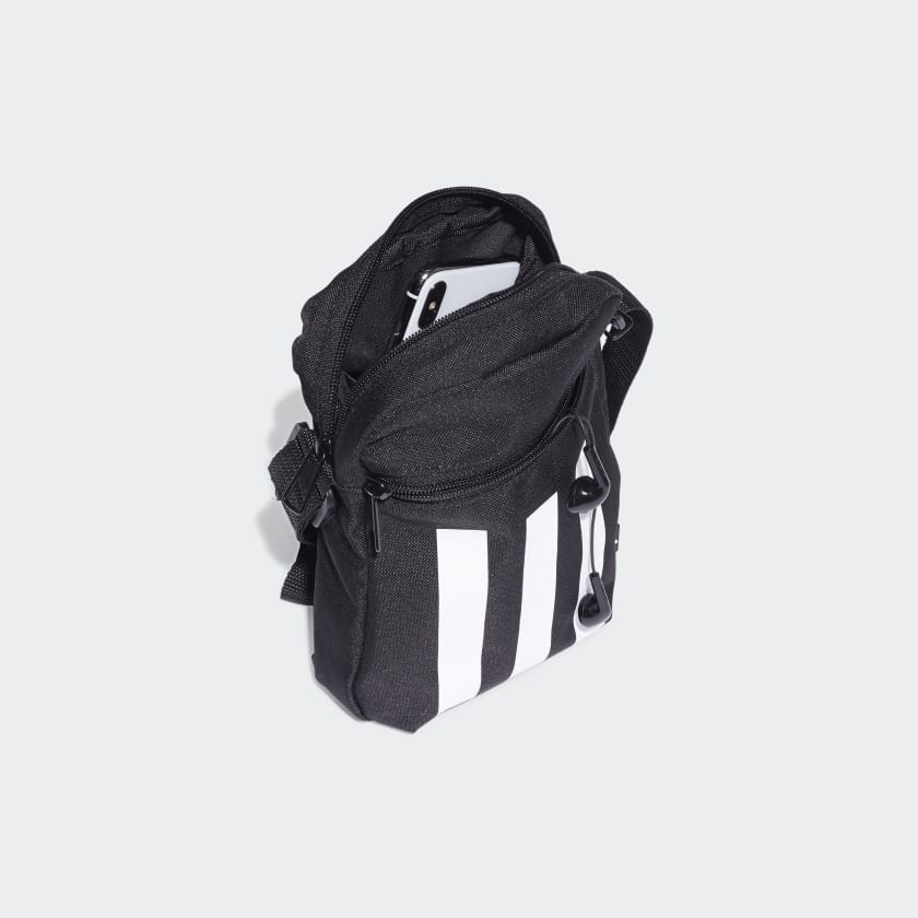 adidas-กระเป๋าสะพายข้าง-essentials-3-stripes-shoulder-bag-gn1928