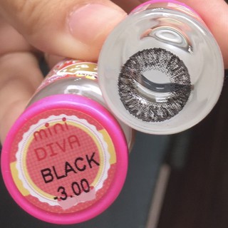 Mini Diva Black (1) (2) มินิ สีดำ ดำ โทนแบ๊ว 💖 Kitty Kawaii Contact Lens Bigeyes คอนแทคเลนส์ ค่าสายตา แฟชั่น สายตาสั้น