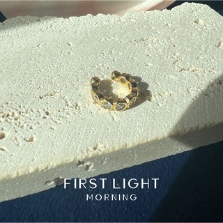 First Light Morning : London Ear Cuff ต่างหู ต่างหูหนีบฝังคริสตัล (ราคาต่อ1ข้าง) ต่างหูแฟชั่น