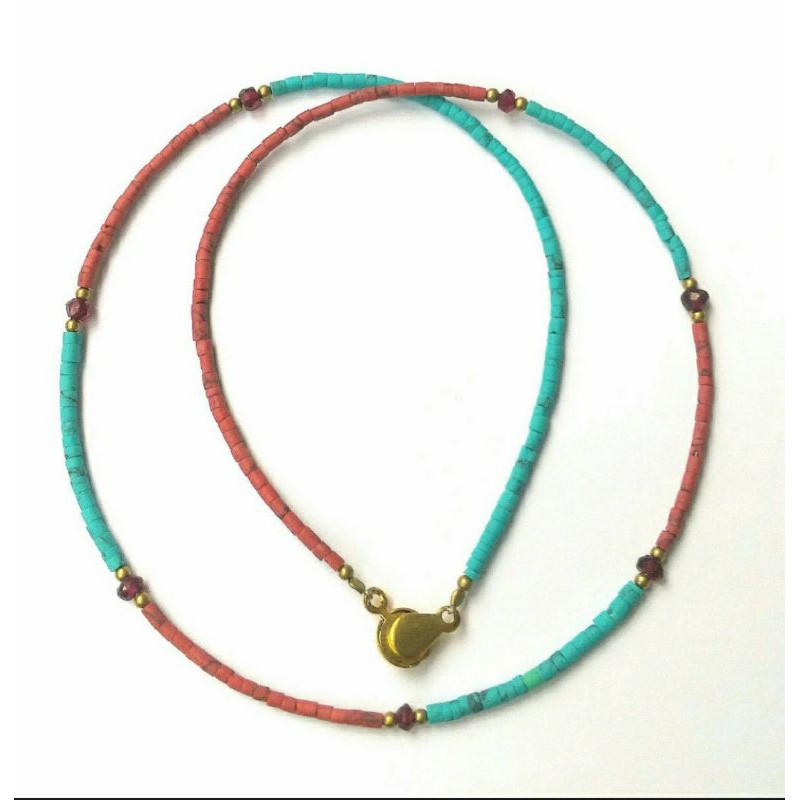 สร้อยคอหินเทอร์ควอยส์-และ-หินโอปอลสีน้ำตาล-ประดับด้วยหินโกเมน-แฮนเมด-turquoise-brown-opal-tiny-beads-minimal-necklace