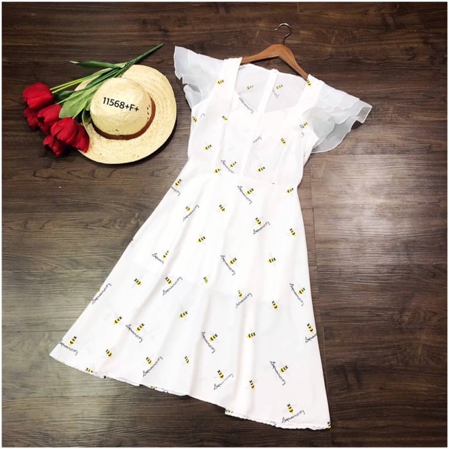 pe11568-dress-เดรสคอเหลี่ยมแขนชั้นระบายผ้าแก้ว-ตัเดรสผ้าไหมอิตาลี่-พิมลายผึ้งน้อย-มีซิปหลัง-มีซับใน