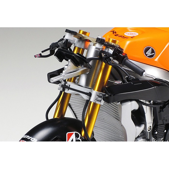 tamiya-14130-repsol-honda-rc213v14-ต้องทำสี-โมเดล-รถมอเตอร์ไซค์