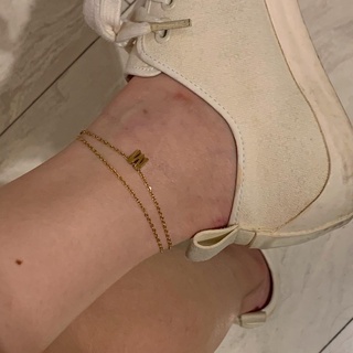 ภาพขนาดย่อของภาพหน้าปกสินค้าHER OBJECTIVE_HER CLASSIC INITIAL PENDENT ANKLET จากร้าน herobjective.official บน Shopee