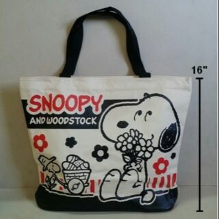 กระเป๋าสะพาย ผ้าดิบ มีซิปด้านบน ค่ะ ลาย snoopy สนู๊ปปี้ ขนาด 18x16x3.5นิ้ว