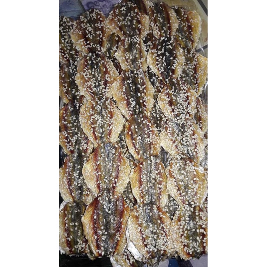ภาพสินค้าปลาหวานโรยงา 500กรัม Sweet fish topped with sesame seeds จากร้าน suthamnoonon บน Shopee ภาพที่ 1