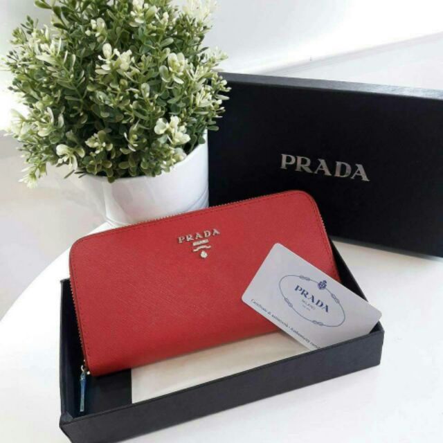 กระเป๋าตังค์-prada