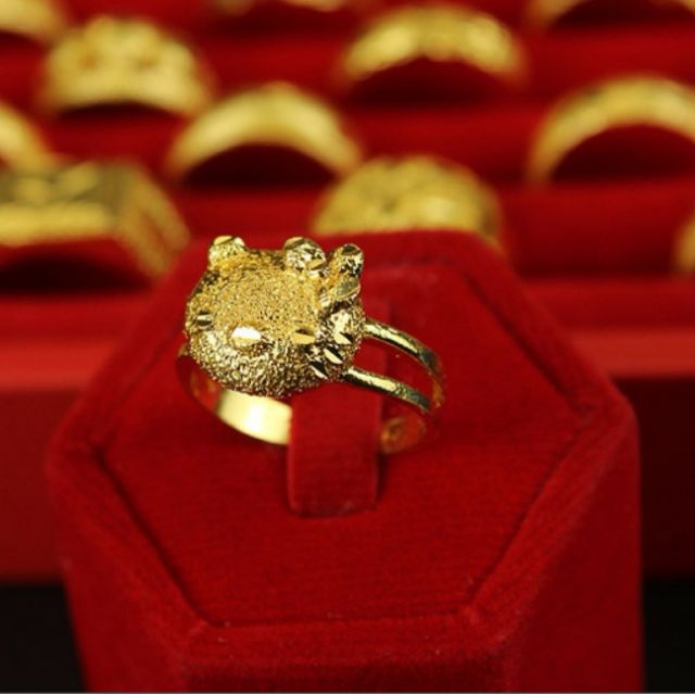 ภาพหน้าปกสินค้าแจ้งลาย และไซส์ นะคะ แหวนทอง ทองไมครอน แหวนทองชุบ จากร้าน tongpoomshop บน Shopee