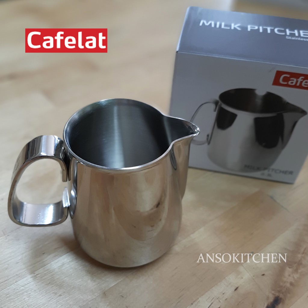 cafelat-เหยือกใส่นม-สแตนเลส-ตีฟองนม-cafelat-milk-pitcher-0-3l-แบรนด์-uk-ของแท้-อุปกรณ์ชงกาแฟ-อุปกรณ์สำหรับกาแฟ