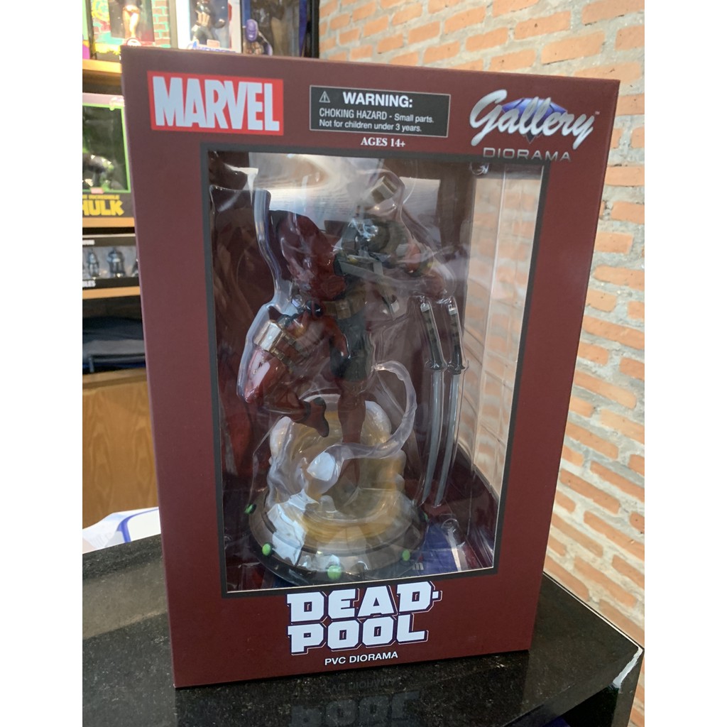 Diamond Select Toys Marvel Comic Gallery Deadpool PVC Figure | Shopee ...