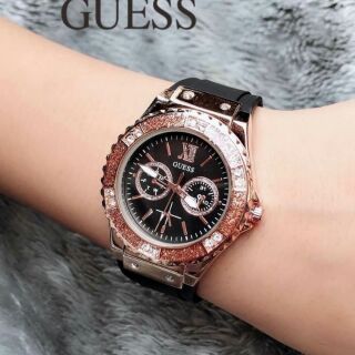 GUESS ⏰ รุ่นขายดีมาก 
- นาฬิกาสายซิลิโคลน
- ขนาดหน้าปัด 38 mm