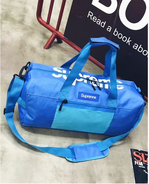 กระเป๋าสะพาย-supreme-พร้อมส่ง-สีฟ้า-พกพาได้-3-แบบ
