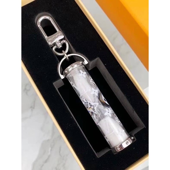 louis-vuitton-silver-hourglass-bag-charm-amp-key-holder-keychain-pendant-พวงกุญแจห้อยกระเป๋า-แบรนด์หลุยส์วิตตอง-นาฬิกาทราย