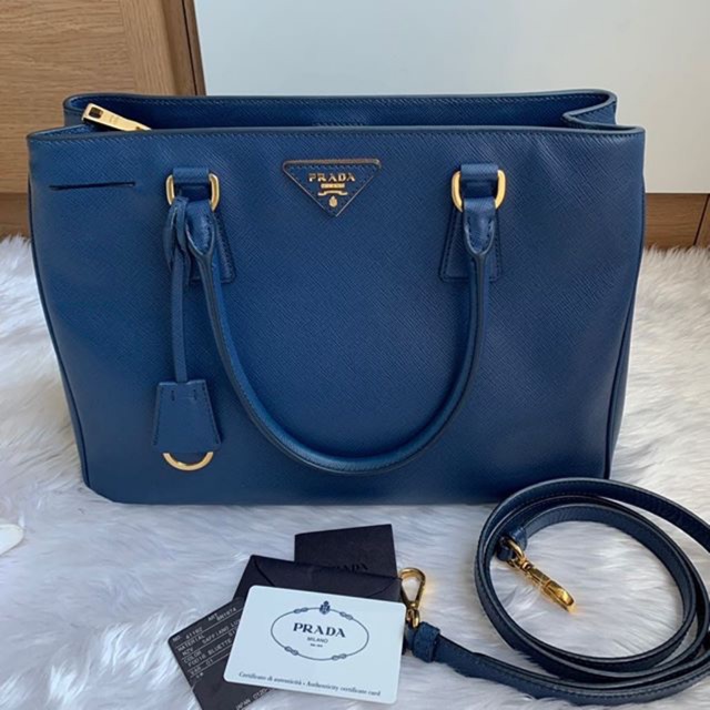 Prada saffiano 33 1 zip