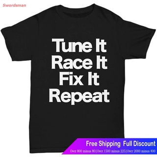 Swordsman เสื้อยืดแขนสั้น Be Wild And Free Market Race Car Black T-Shirt Funny Gift For Racing Driver Mechanic Shop Trac