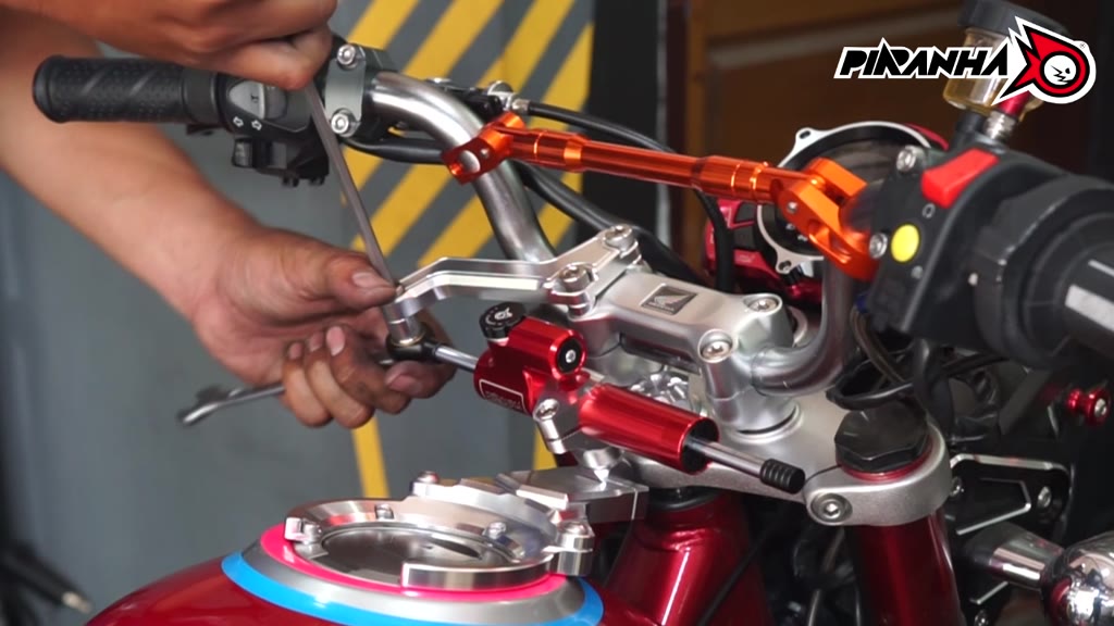 ขายึดกันสะบัด-honda-monkey-125-ตรงรุ่น-แบบยึดถังน้ำมัน-piranha-ปิรันย่า