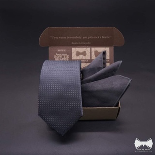 ภาพหน้าปกสินค้าเซ็ทเนคไทเทา+ ผ้าเช็ดหน้าสูท-Grey Necktie + Pocket Square ที่เกี่ยวข้อง