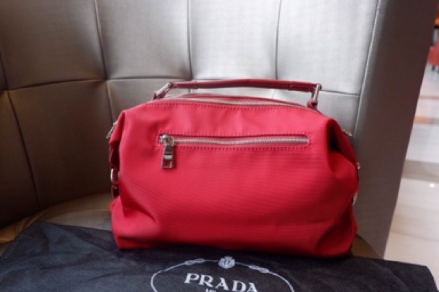 แท้-กระเป๋าอเนกประสงค์-ทรง-mini-tote-จากแบรนด์-prada