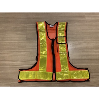 ภาพขนาดย่อของภาพหน้าปกสินค้าF24 Reflective Vest เสื้อจราจร เสื้อกั๊กจราจร เสื้อกั๊กสะท้อนแสง,ความปลอดภัยเสื้อกั๊กสะท้อนแสงเห็นได้ช จากร้าน subeixu บน Shopee