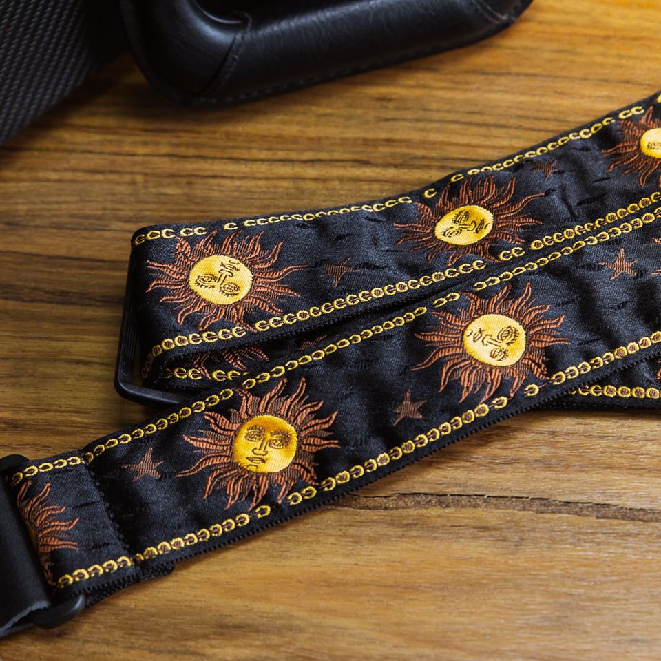 perris-jacquard-guitar-strap-i-สายสะพายกีตาร์ผ้าทอ-made-in-canada