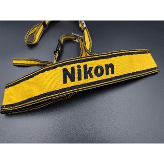 สายคล้องกล้อง Nikon แท้วินเทจ สภาพสวย เหลืองขอบดำ