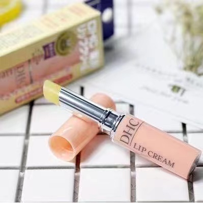 dhc-lip-cream-ลิปบำรุงริมฝีปาก-ยอดขายอันดับ-1ในญี่ปุ่น-ช่วยให้ริมฝีปากเนียนนุ่ม-และยังช่วยรักษาความชุ่มชื้น-1-5gของแท้