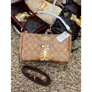 COACH TOP HANDLE POUCH SIGNATURE WITH BABY TIGER PRINT ((36674//58321))