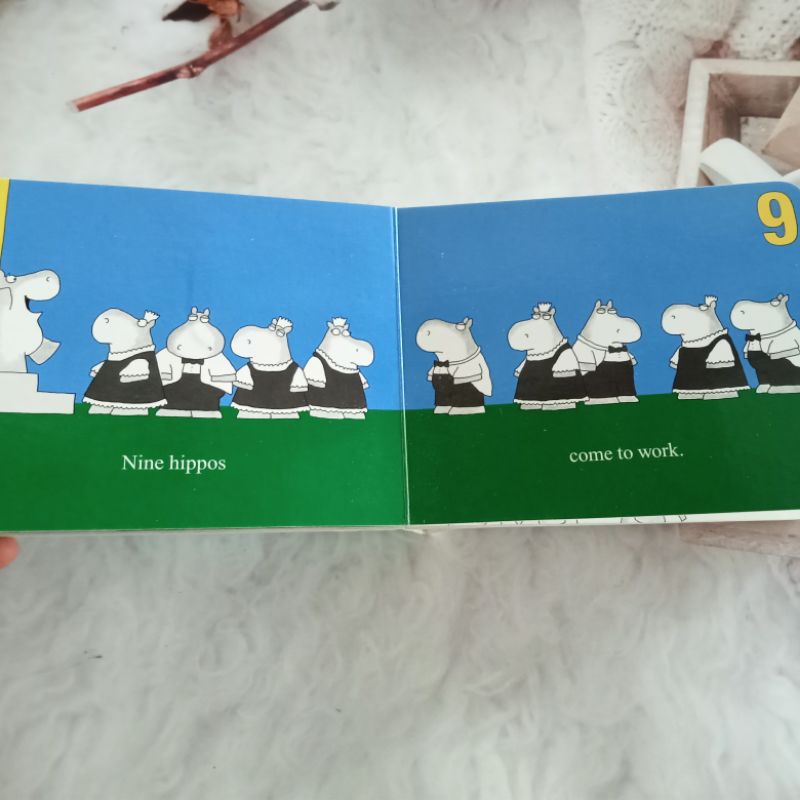 board-book-hippos-go-berserk-มือสอง