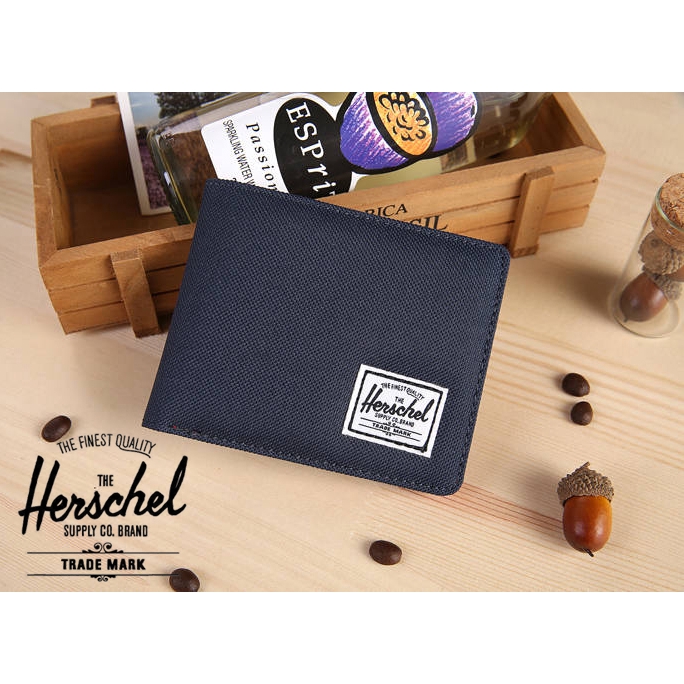 ภาพหน้าปกสินค้ากระเป๋าสตางค์ Herschel Roy Wallet Classic Canvas จากร้าน __kv_cgkfz บน Shopee
