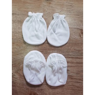 สินค้า ขายดี ถุงมือถุงเท้า สีขาวล้วน เด็กแรกเกิด size 0-3 เดือน ผ้า Cotton  100% งานผลิตในไทย พร้อมส่ง