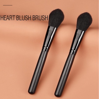 Professional Medium Heart Blush Brush Sculptant Blush Makeup Brush