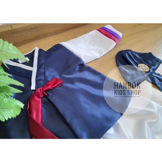 ภาพขนาดย่อของภาพหน้าปกสินค้าชุดฮันบกเด็กชาย เสื้อสีกรม - กางเกงสีขาว พร้อมหมวก จากร้าน hanbok_kids_shop บน Shopee