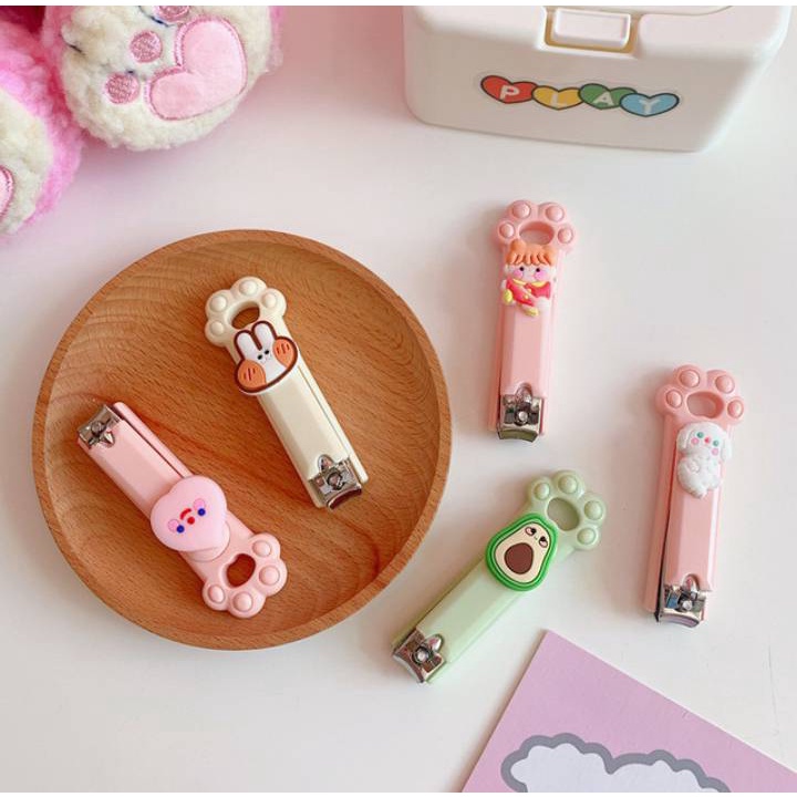 ภาพสินค้ากรรไกรตัดเล็บคละแบบมาใหม่ลายน่ารัก จากร้าน anglababy2 บน Shopee ภาพที่ 3