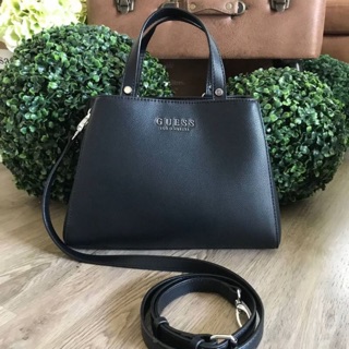 🌸 GUESS WOMAN  FACTORY SHOULDER BAG 🧚‍♀️กระเป๋าถือหรือสะพาย  สีดำ