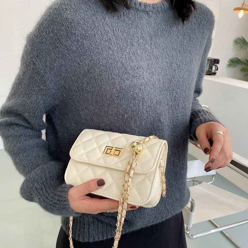 กระเป๋าสะพายข้างสีขาว-mini-bag