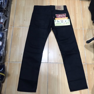 ภาพขนาดย่อของภาพหน้าปกสินค้ากางเกงยีนส์ ผู้ชาย ลีวาย 501 ดำซุปเปอร์แปลก ทรงกระบอก เป้ากระดุมกระดุม จากร้าน jeans4u บน Shopee