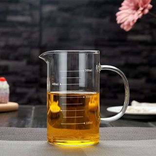 เหยือกแก้วตวงแก้วมีหูจับ  มีสเกลวัดชัดเจน  เหมาะสำหรับตวงนม น้ำผลไม้ หรือชงชาและกาแฟได้