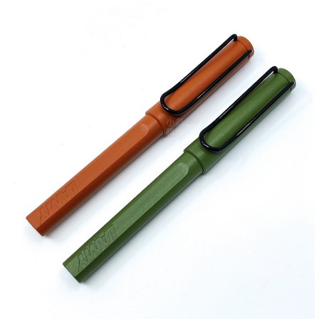 lamy-safari-2021-ปากกาลูกลื่นสีแดงสีเขียว