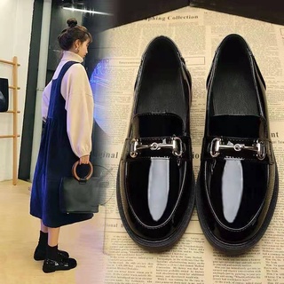 ภาพหน้าปกสินค้า🔥35-43 รองเท้าผู้หญิงขนาดใหญ่รองเท้าเกาหลีย้อนยุคเรียบง่ายสไตล์อังกฤษรองเท้าหนังขนาดเล็กรองเท้า jk รองเท้าหัวกลม loafer ที่เกี่ยวข้อง