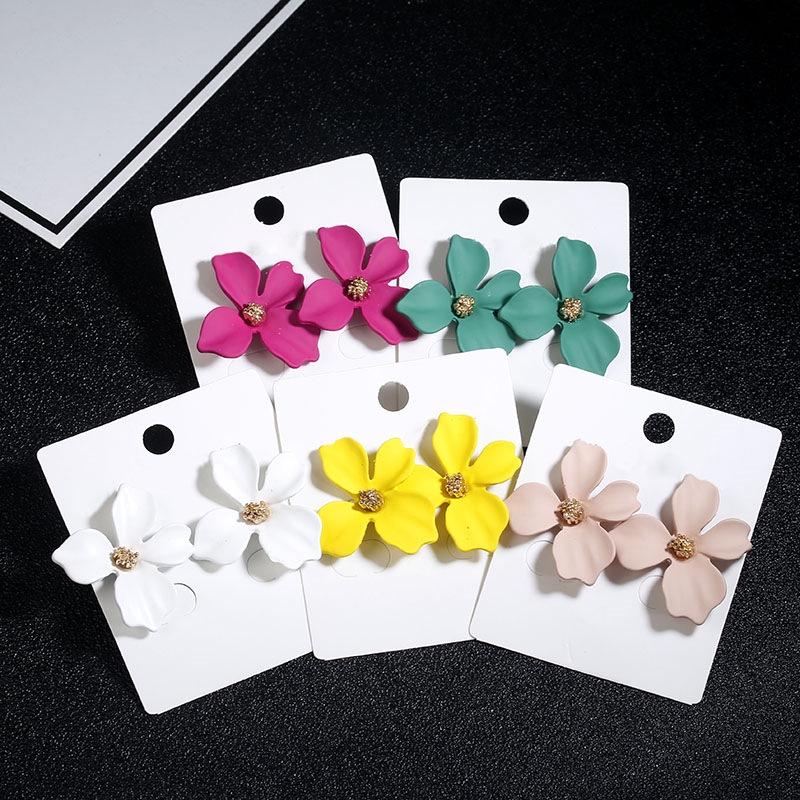 ภาพหน้าปกสินค้าNew Korean creative personality cute flower earrings Simple fashion wild popular pure color earrings