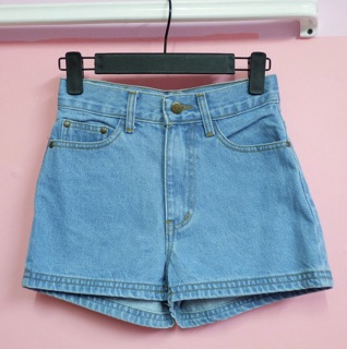 ภาพขนาดย่อของภาพหน้าปกสินค้าHappygal กางเกงยีนส์ขาสั้น02  5 สี เอว 26-36" จากร้าน happygal_style บน Shopee