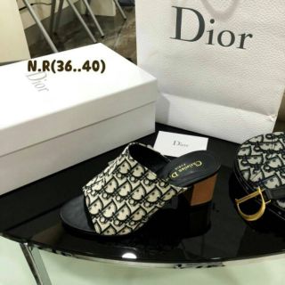 New พร้อมส่ง. รองเท้า dior งานสวยมาก ดูหรูดูไฮ