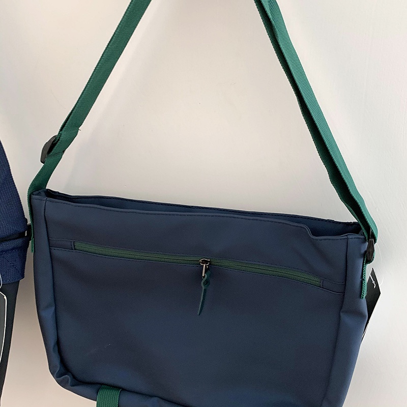 ใบใหญ่-converse-กระเป๋าสะพายข้าง-รุ่น-1269-bashful-messenger-bag-2สี