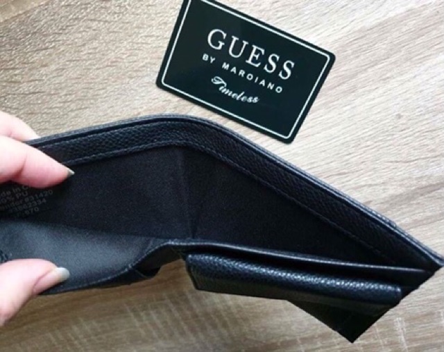 กระเป๋าสตางค์ใบสั้น-guess